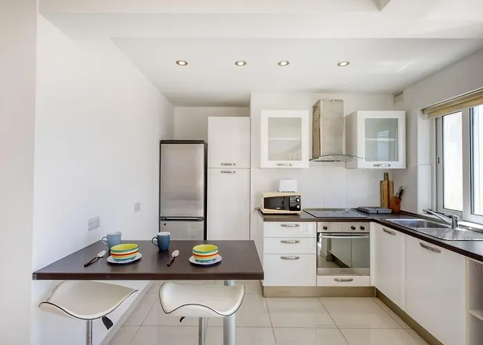 아파트 Sunny Penthouse Getaway In Gzira *