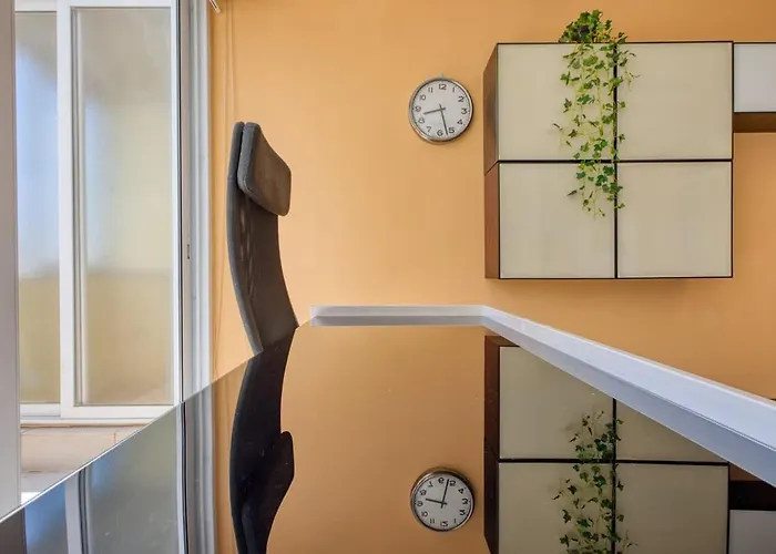 Sunny Penthouse Getaway In Gzira Ta Xbiex