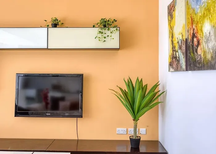 Sunny Penthouse Getaway In Gzira Apartament *