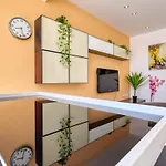 Sunny Penthouse Getaway In Gzira Ta Xbiex