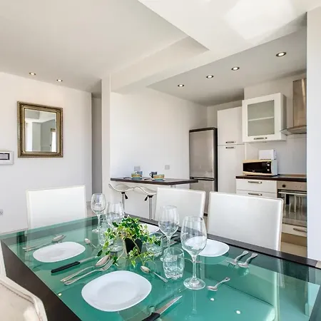 Sunny Penthouse With Private Terrace, Walk To Promenade Ta Xbiex