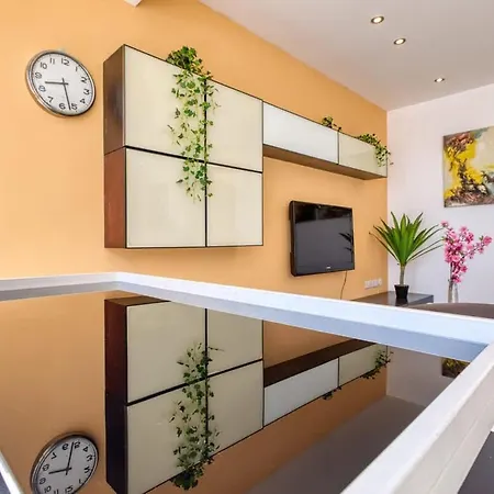 Sunny Penthouse Getaway In Gzira Ta Xbiex